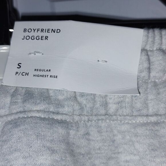 American Eagle light gray boyfriend jogger  highest rise  Sz S NWT - Picture 6 of 8